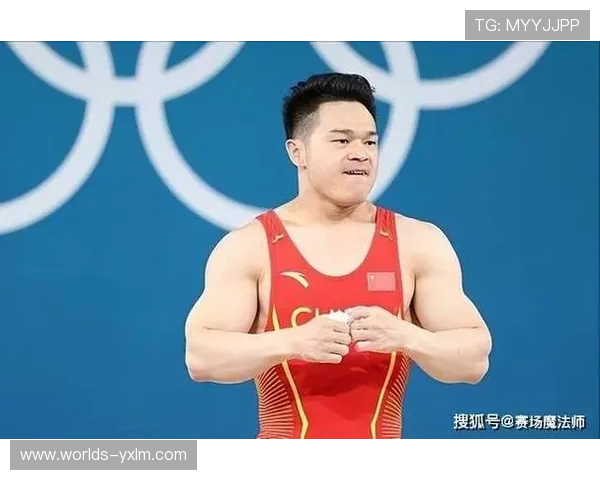 石智勇展示背部针孔，带伤拼搏诠释体育精神