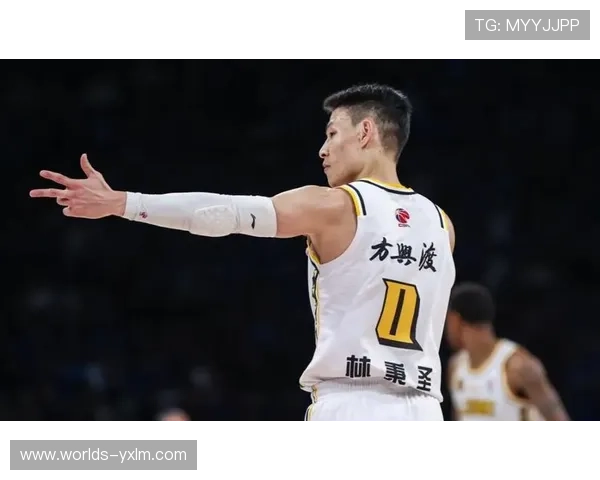 漂泊八年终圆梦，NBA落选秀约克变身CBA绝杀英雄